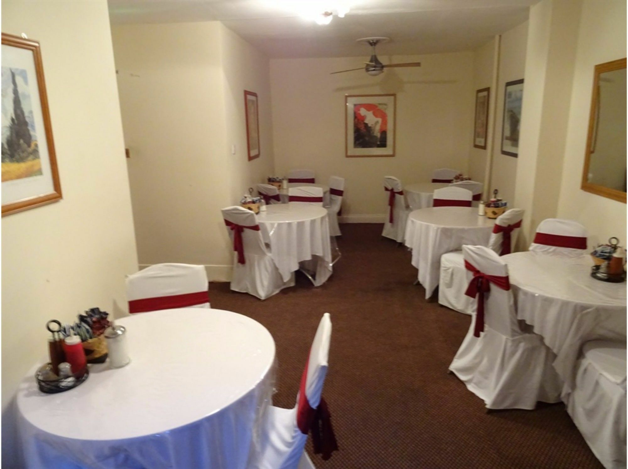 Lampton Guest House Гаунслоу Екстер'єр фото