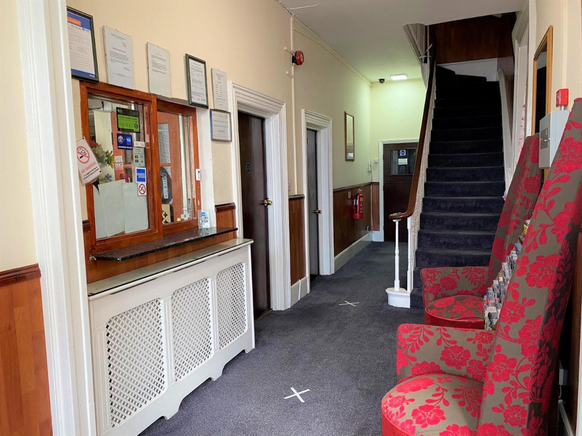 Lampton Guest House Гаунслоу Екстер'єр фото