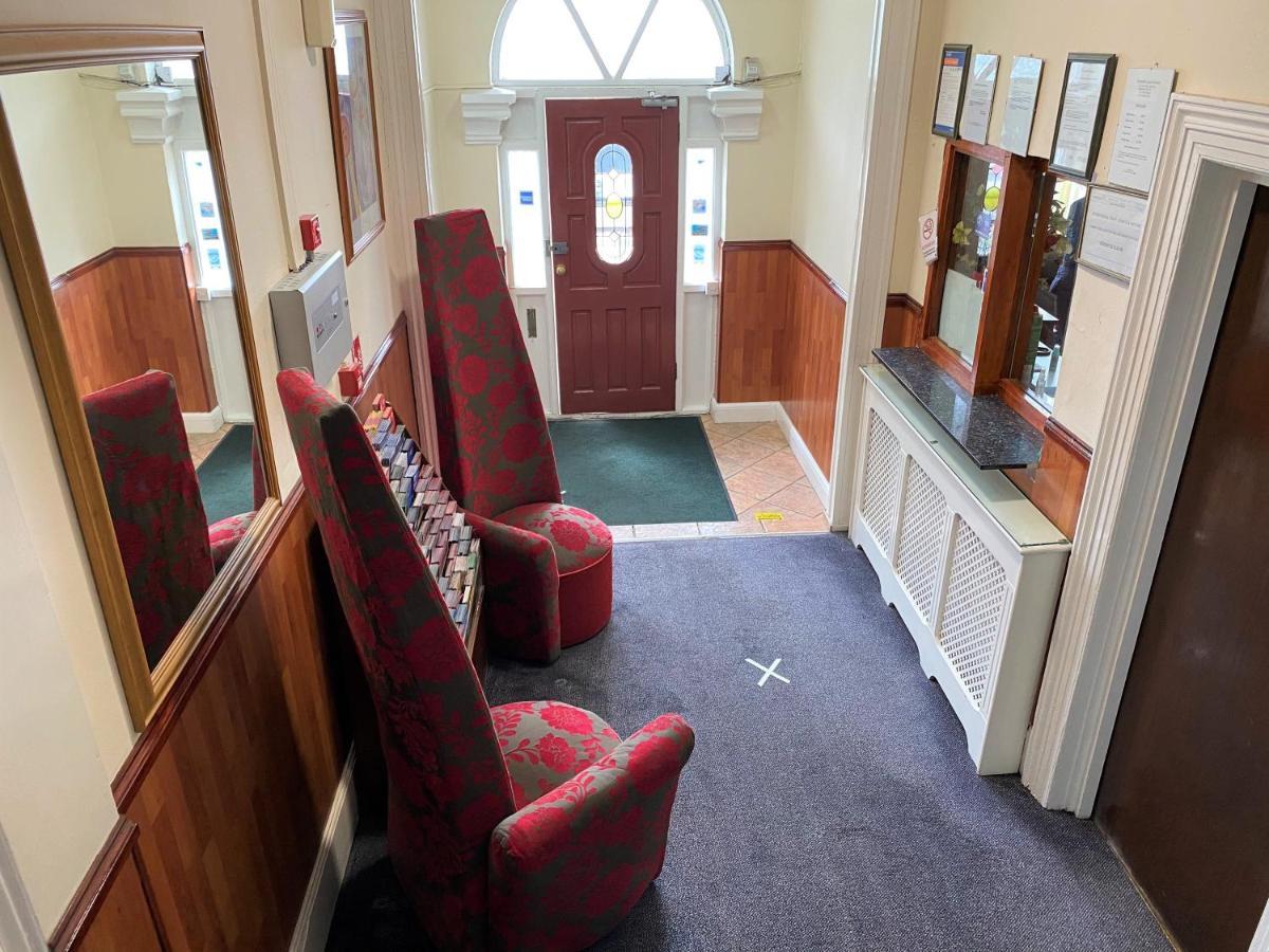 Lampton Guest House Гаунслоу Екстер'єр фото
